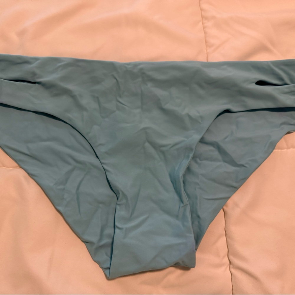 EUC Glass Sea Hamoa bottom